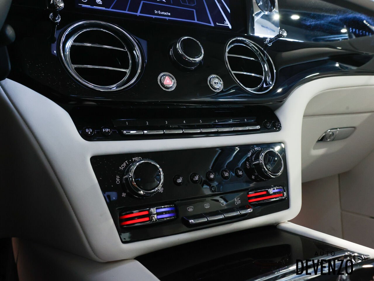 Rolls-Royce Spectre 2024 Blanc Saint-Eustache - photo #15
