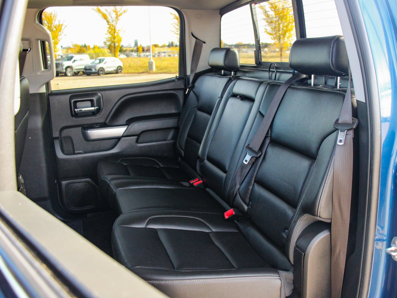 2018 Chevrolet Silverado 1500 4WD Crew Cab 143.5 LTZ w/2LZ Blue Sherwood Park - photo #30