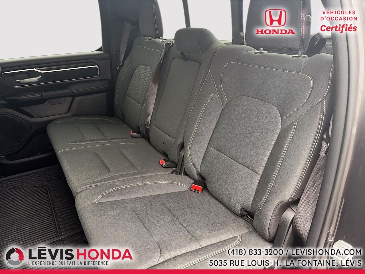 2025 Ram 1500 Big Horn Big Horn cabine d'équipe 4x4 caisse de 5 pi 7 po Grey Lévis - photo #17
