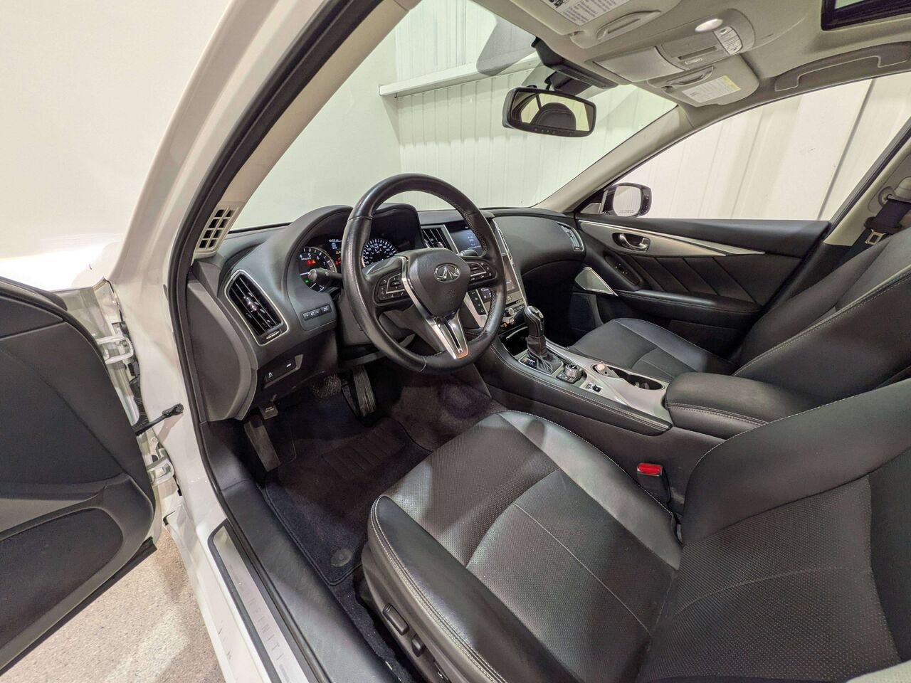 2024 INFINITI Q50 LUXE AWD White Val-David - photo #9