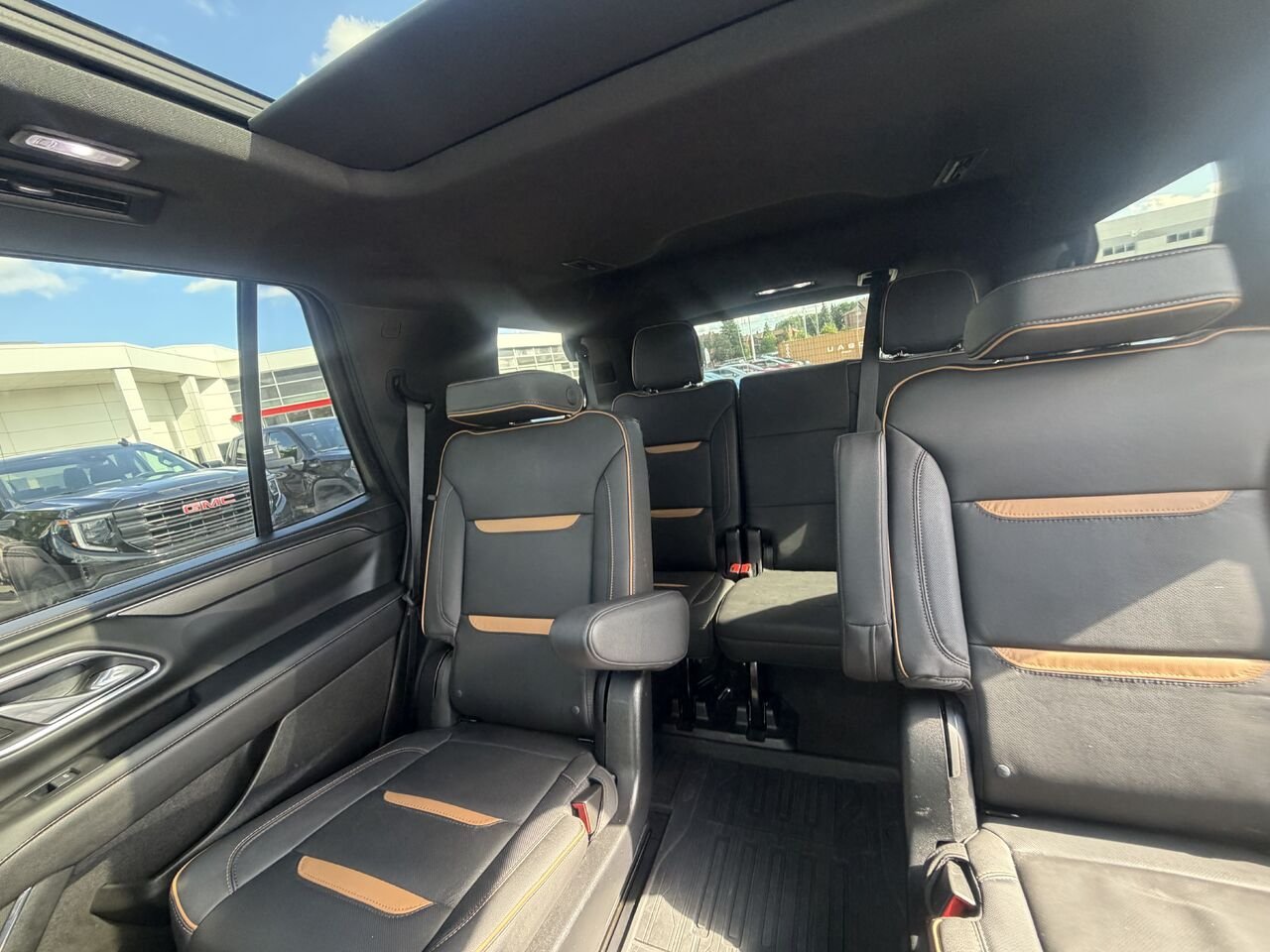 2023 GMC YUKON AT4 AT4 4 portes 4RM White Gatineau - photo #15