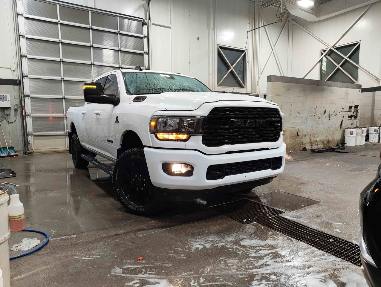 2024 Ram 2500 Big Horn 4x4 Crew Cab 6'4 Box White Sherwood Park - photo #1