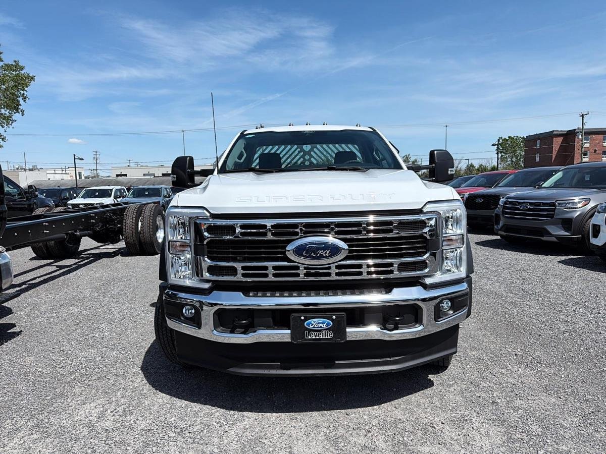 2026 Ford Super Duty F-550 DRW Oxford White Saint-Jérôme - photo #3