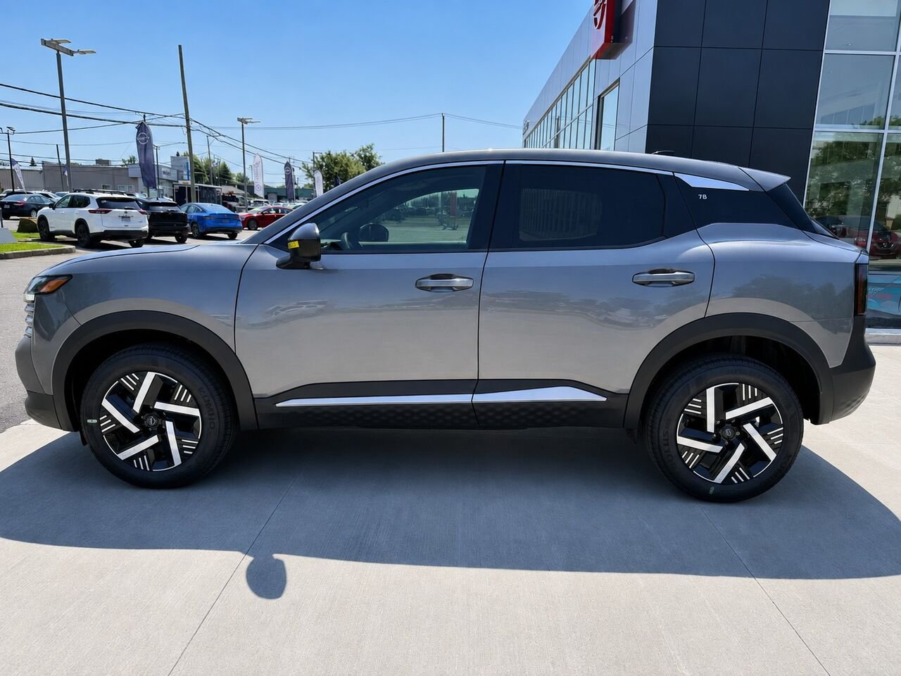 NISSAN Kicks KICKS SV FWD 2026 Gris poudre métallisé Châteauguay - photo #1