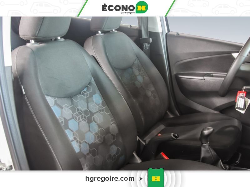 Chevrolet Spark 2018 Blanc Blainville - photo #23