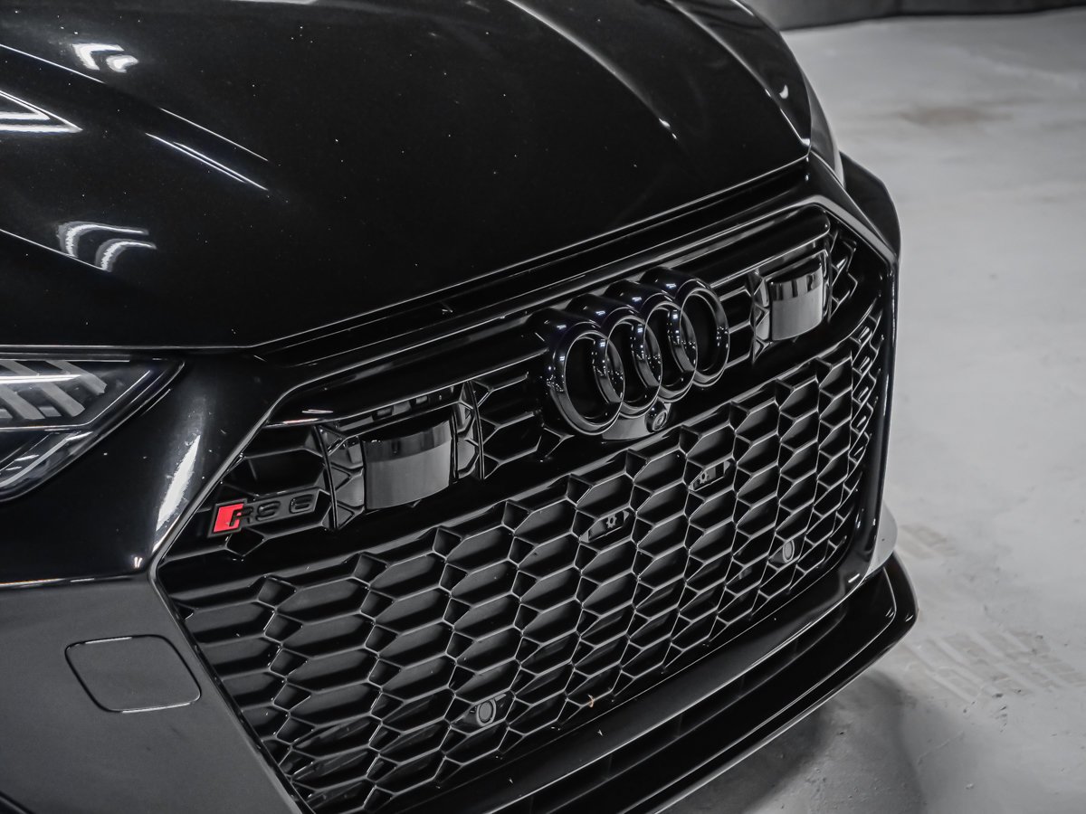 2023 Audi RS 6 Avant Black Montreal - photo #8