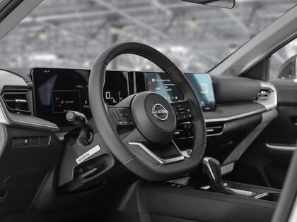 2026 Nissan Kicks Aspen White TriCoat/Super Black Blainville - photo #11