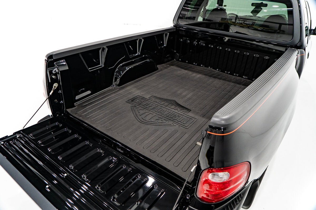 Ford F-150 Harley Davidson Edition In Delivery Packaging 2000 Noir Montréal - photo #27
