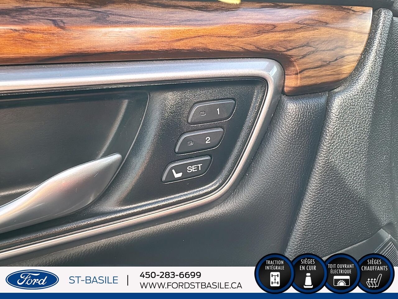 2018 HONDA CR-V Red Saint-Basile-le-Grand - photo #20
