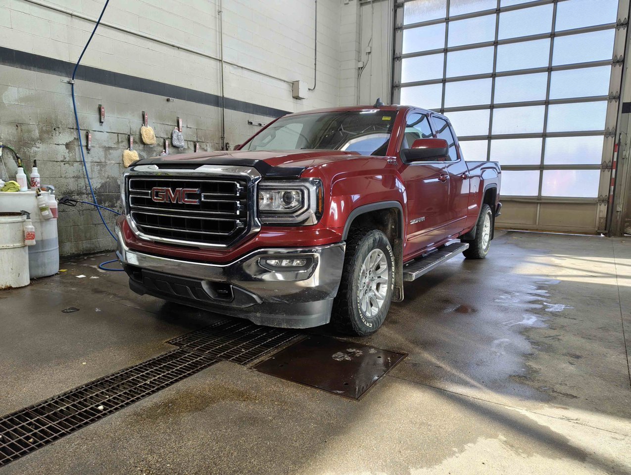 2018 GMC Sierra 1500 4WD Double Cab 143.5 SLE Red Sherwood Park - photo #3