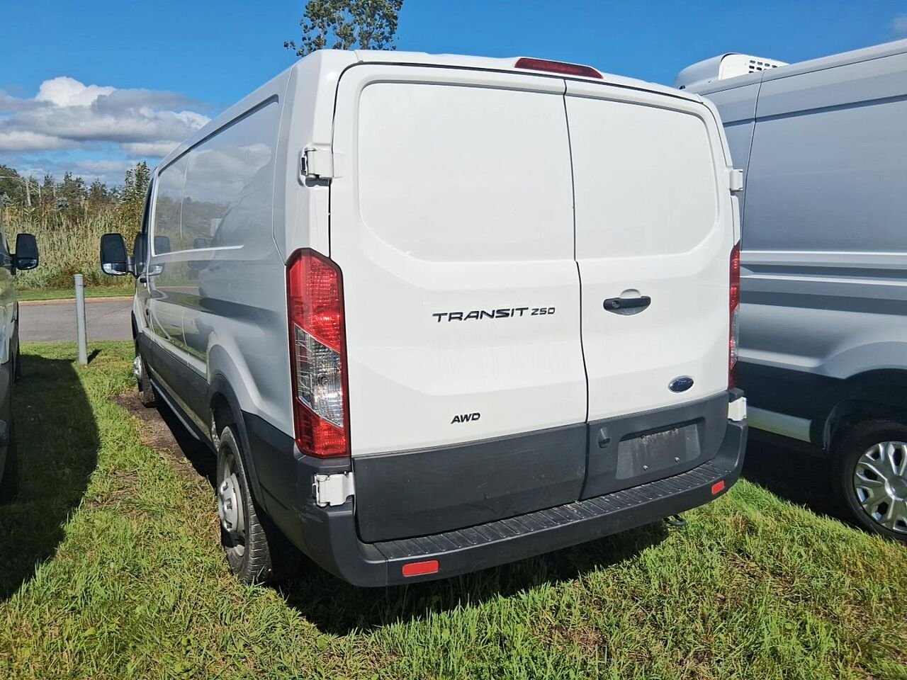 Ford Transit fourgon utilitaire AWD 2025 Québec - photo #2