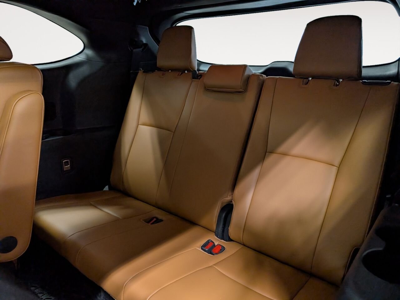 Toyota Highlander Hybride PLATINUM/SIÈGES AVANT ET ARRIÈRE CHAUFFANT/SIÈGES AVANT VENTILLÉ/TOIT PANORAMIQUE OUVRANT/VOLANT 2025 Noir minuit métallisé Sherbrooke - photo #25