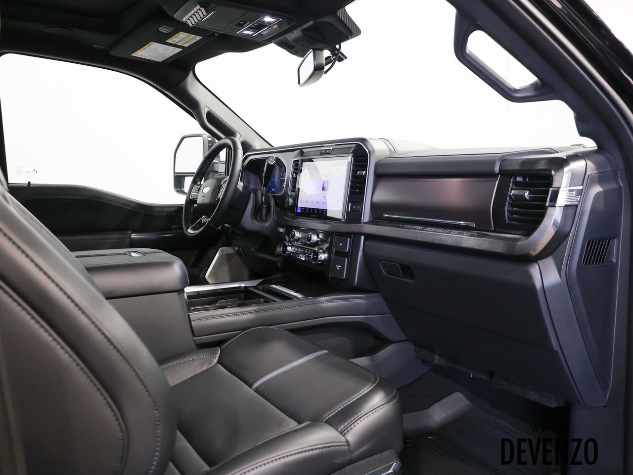 2026 Ford Super Duty F-450 DRW Black Saint-Eustache - photo #7