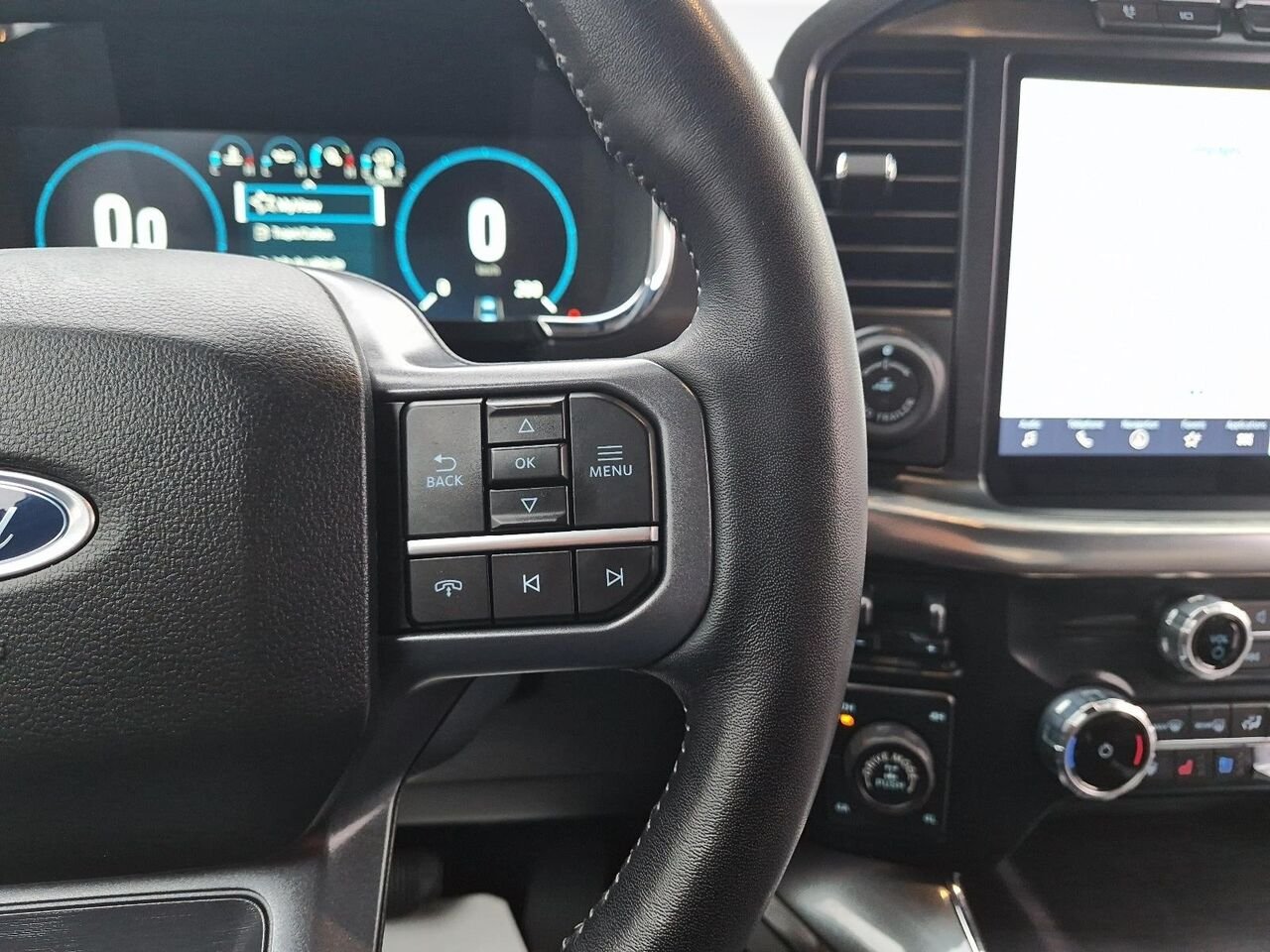 2023 Ford F-150 Grey Saint-Jérôme - photo #12