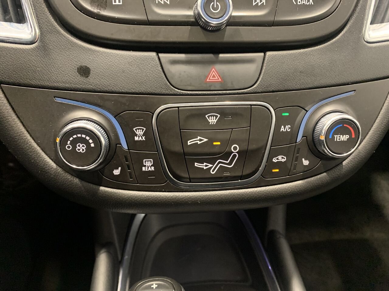2017 Chevrolet Malibu Blue Châteauguay - photo #31