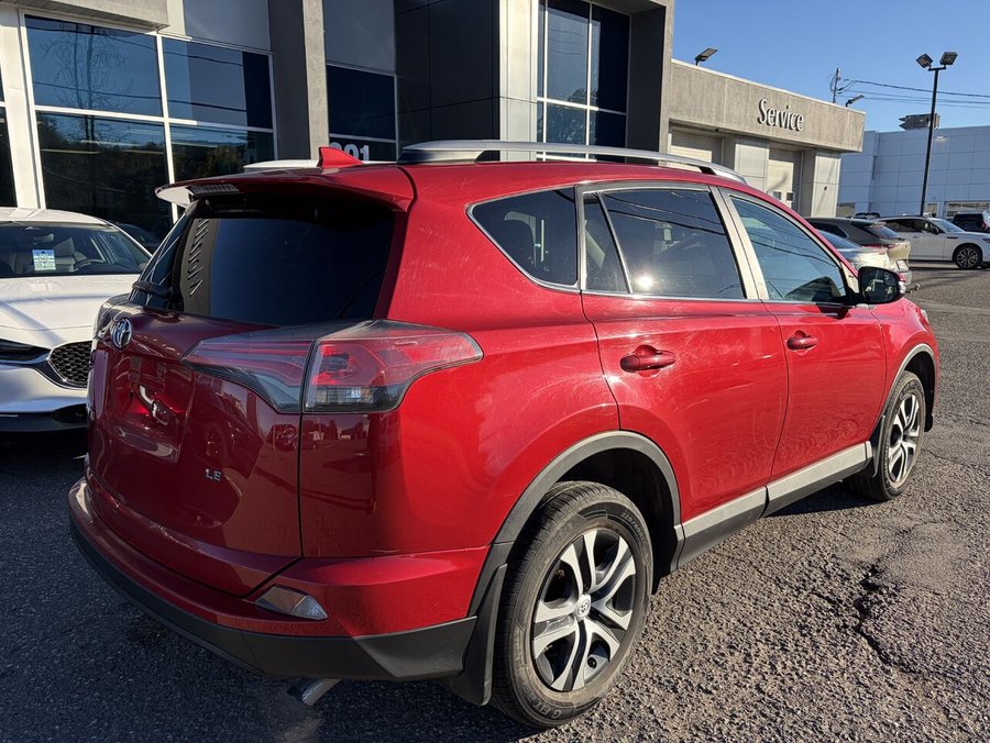 2017 Toyota RAV4 4 portes LE traction avant Red
