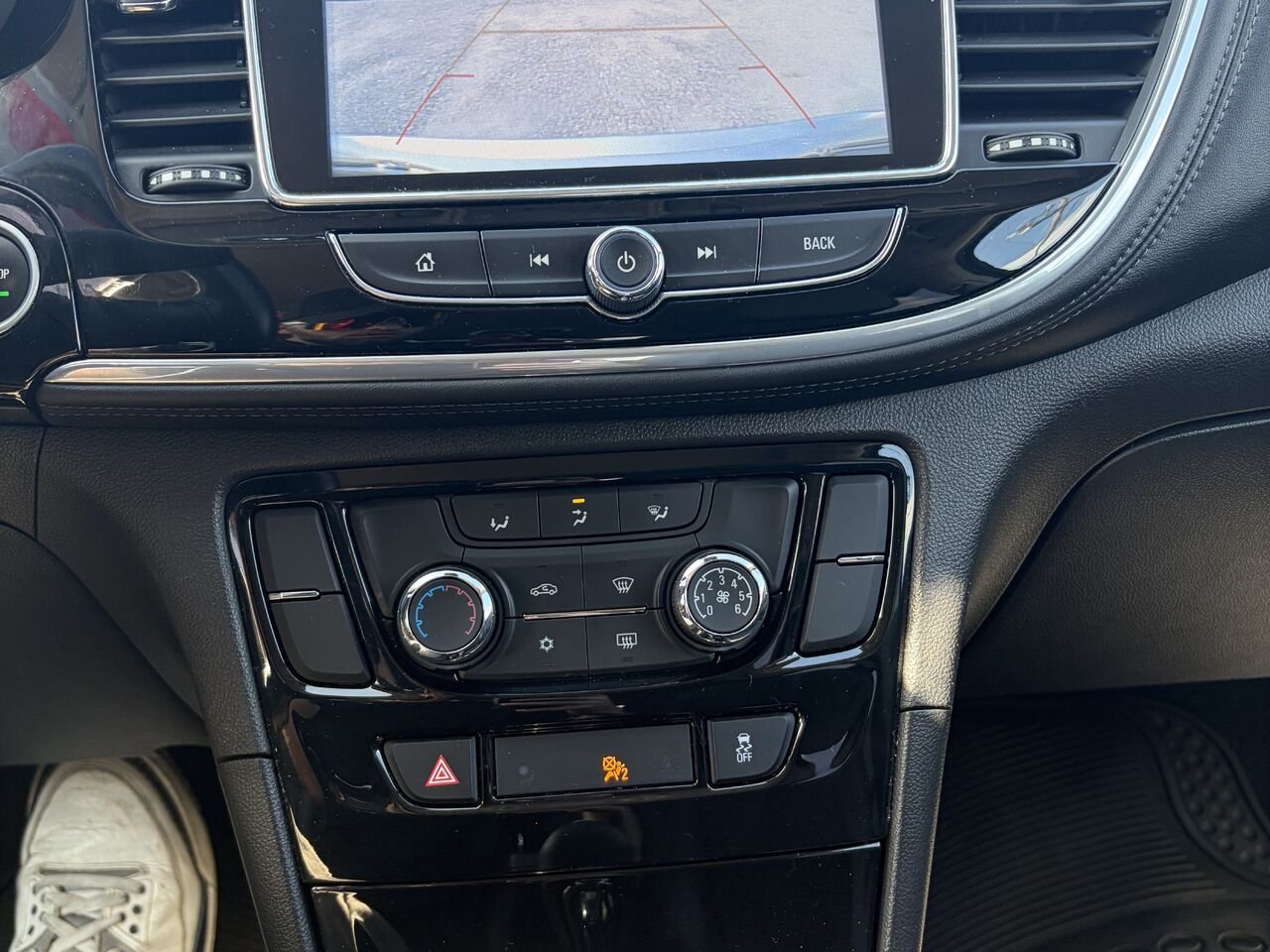 BUICK ENCORE PREFERRED Privilégiée 4 portes TI 2019 Gatineau - photo #6