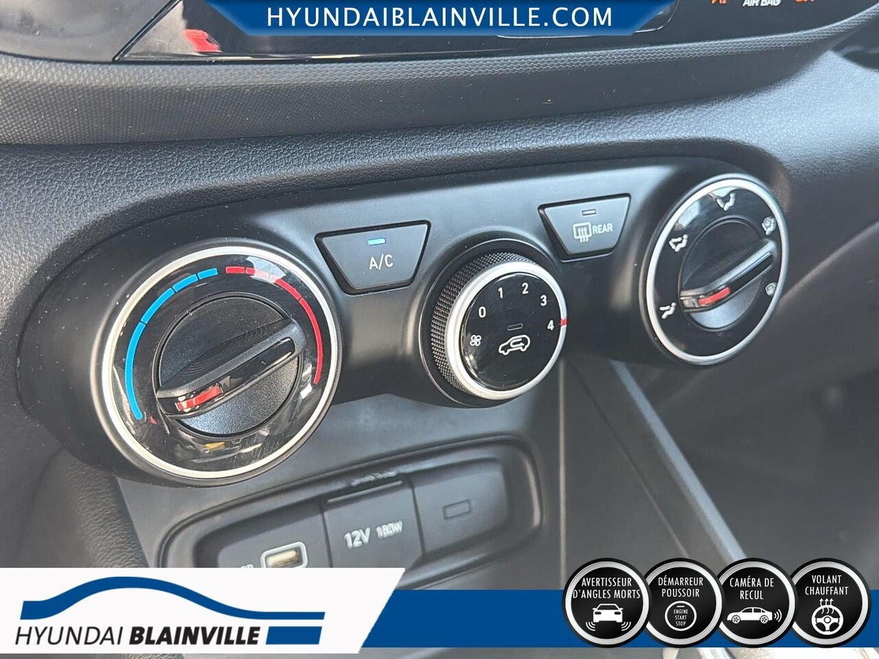 2022 Hyundai Venue White Blainville - photo #17