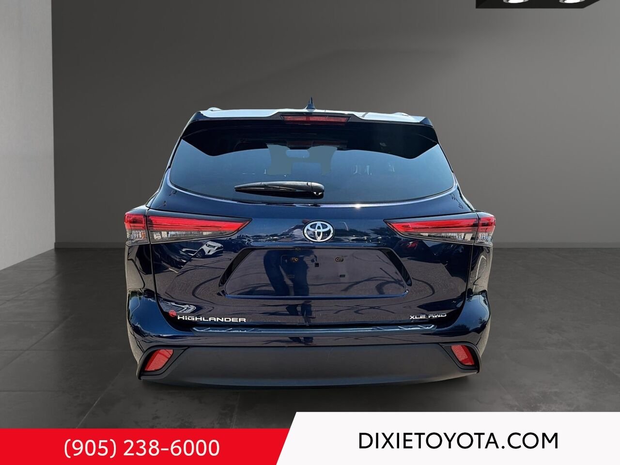 2020 Toyota Highlander XLE AWD / CLEAN CARFAX / HEATED SEATS / MOONROOF / ALLOY WHEELS / Mississauga - photo #4