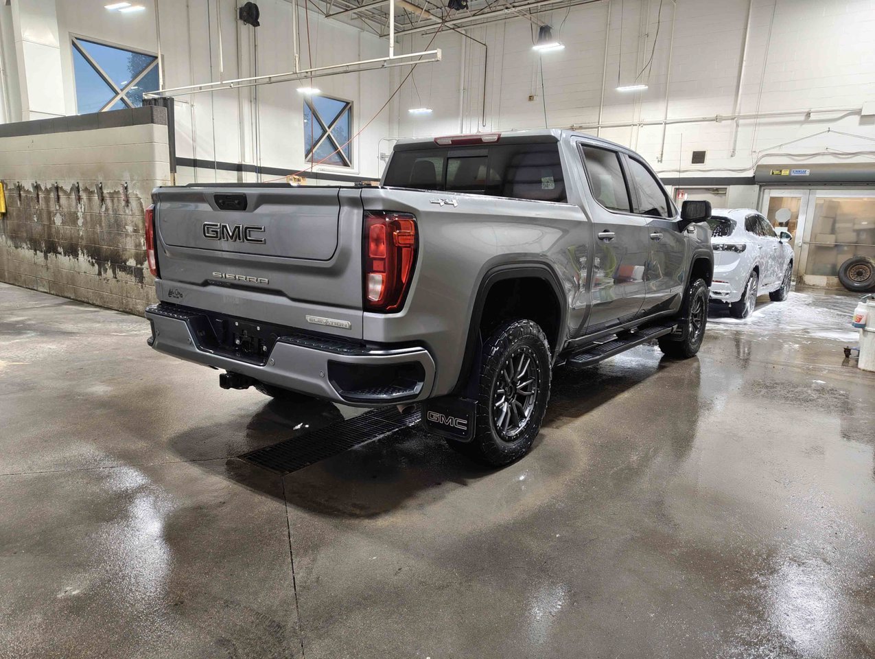 2024 GMC Sierra 1500 4WD Crew Cab 147 Elevation Grey Sherwood Park - photo #5
