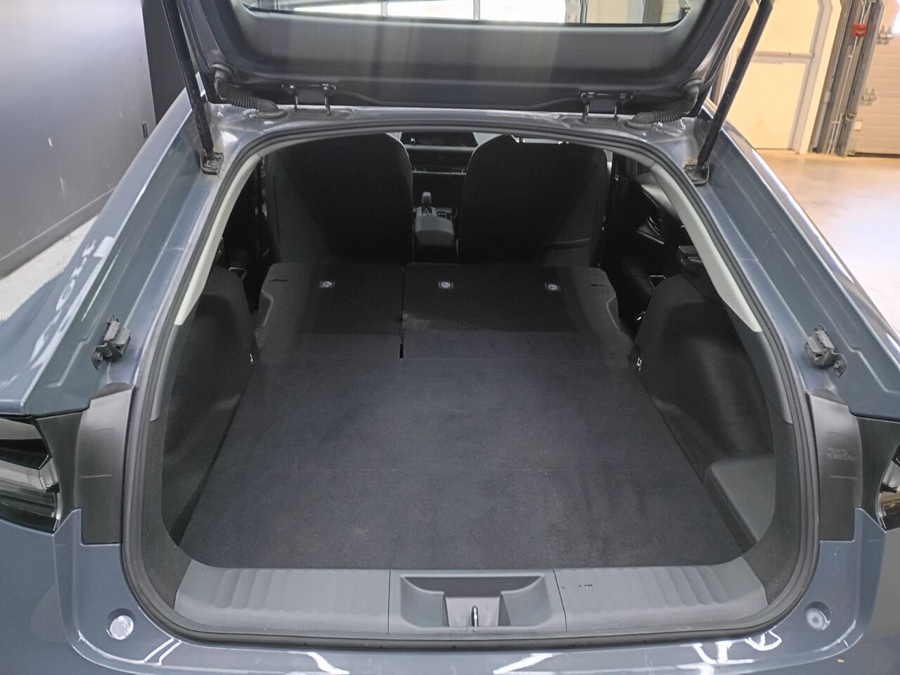 2024 Toyota Prius Prime Grey Blainville - photo #12