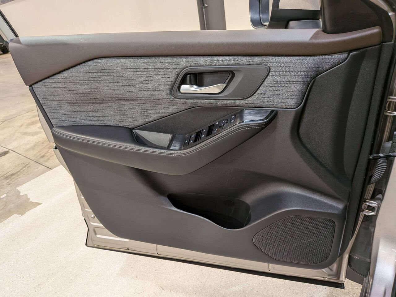 2023 Nissan Rogue AWD SV Moonroof Grey Val-David - photo #32