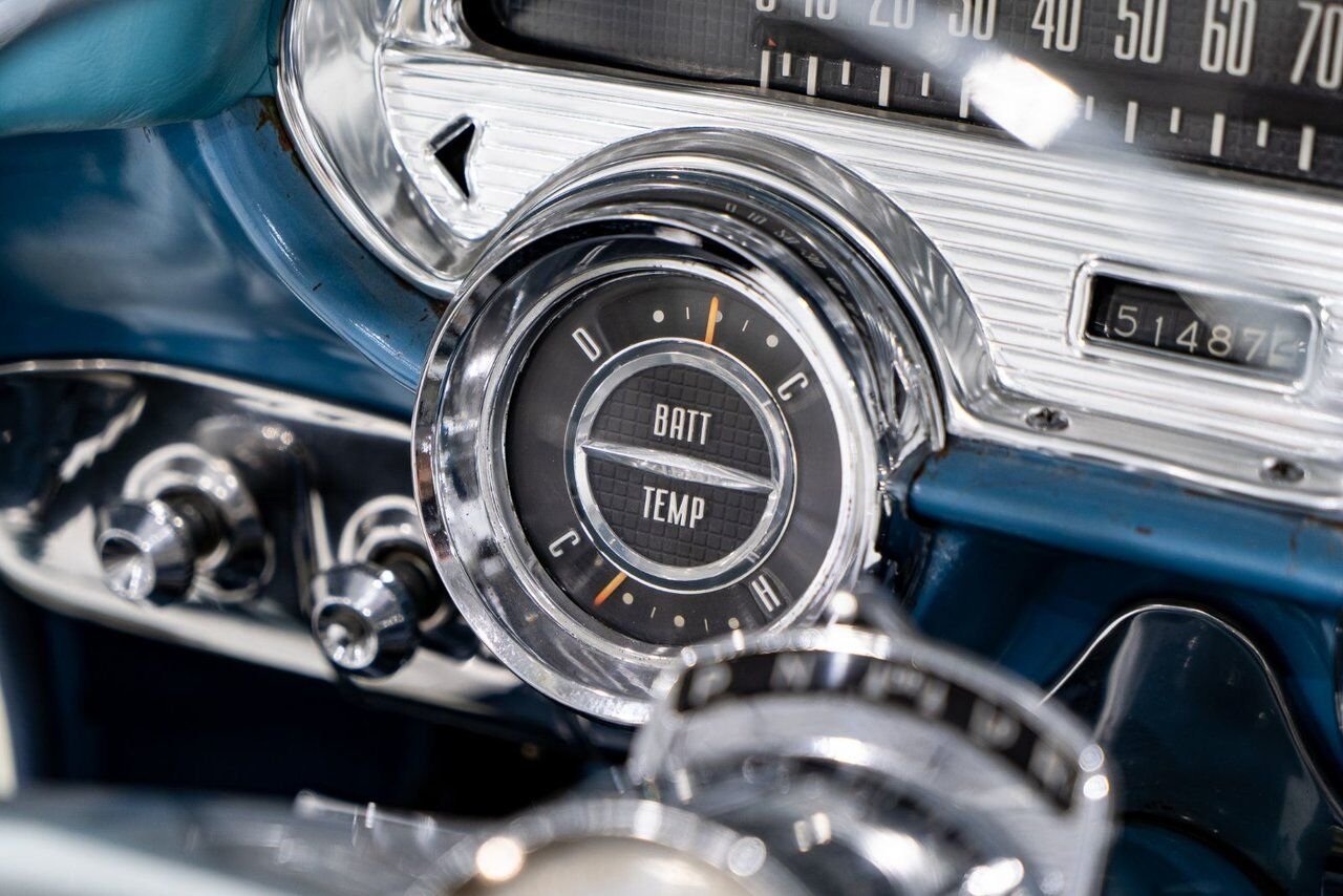 Pontiac Bonneville *PRICE IN USD* Fuel injected 347/315HP 1 of 630 produced 1957 Blanc Montréal - photo #76