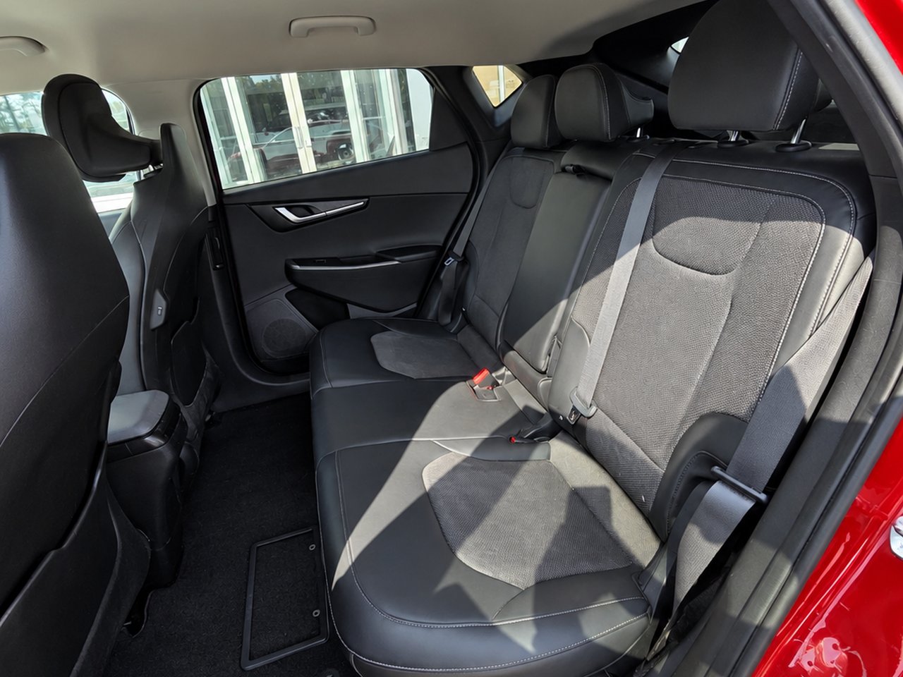 2022 Kia EV6 GT LINE AWD Red Granby - photo #12