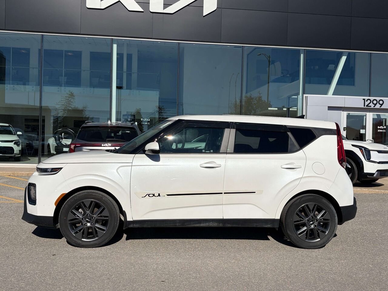 2022 Kia Soul White Gatineau - photo #2