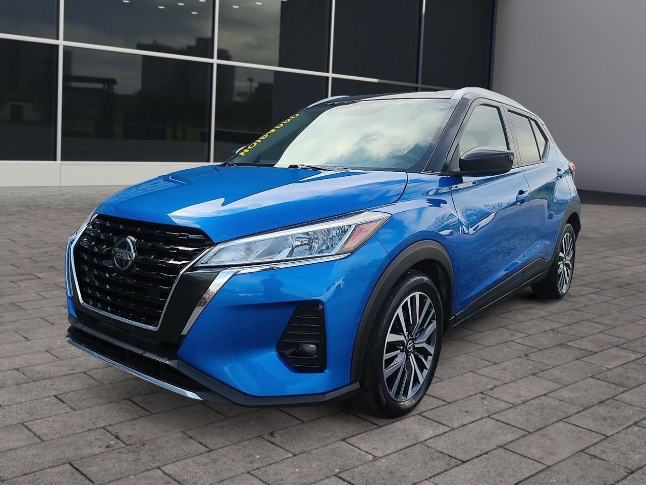 2021 Nissan Kicks SV TA Blue Québec - photo #0