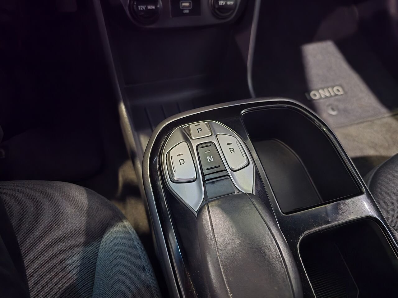2021 Hyundai Ioniq Electric Black  - photo #18