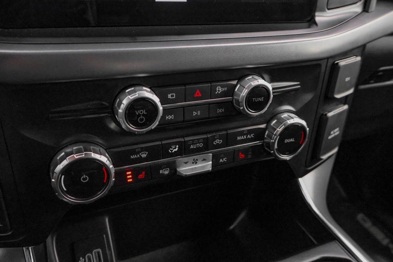 2025 Ford F-150 XLT 4WD SuperCrew 5.5' Box White Sherwood Park - photo #24
