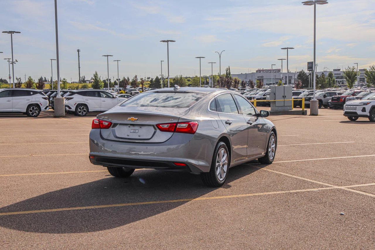 2025 Chevrolet Malibu 4dr Sdn 1LT Grey Sherwood Park - photo #8