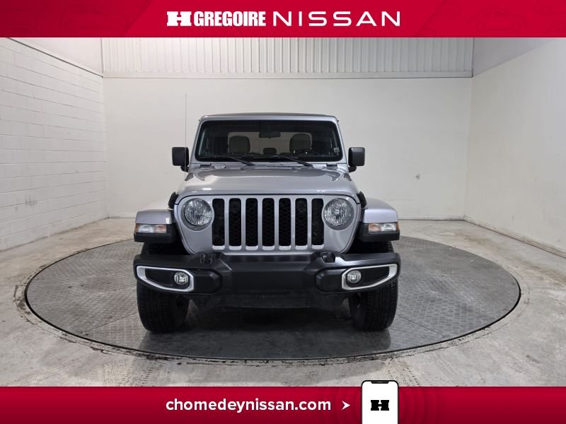 2021 Jeep Gladiator White Laval - photo #2