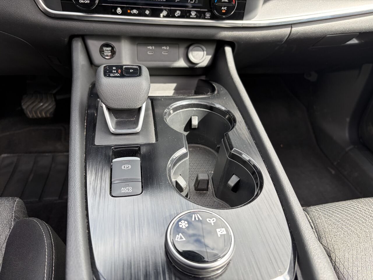 Nissan Rogue SV TI avec ensemble toit ouvrant 2025 Blanc Montmagny - photo #19