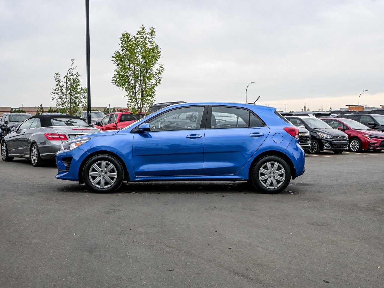 2023 Kia Rio 5-door LX+ IVT Blue Sherwood Park - photo #9