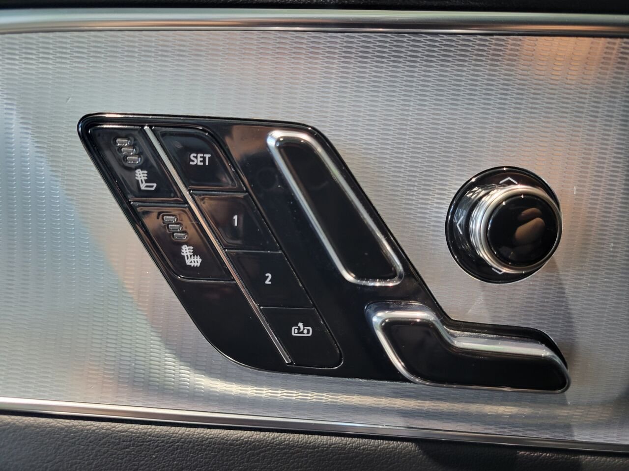 2024 Cadillac LYRIQ Black  - photo #14