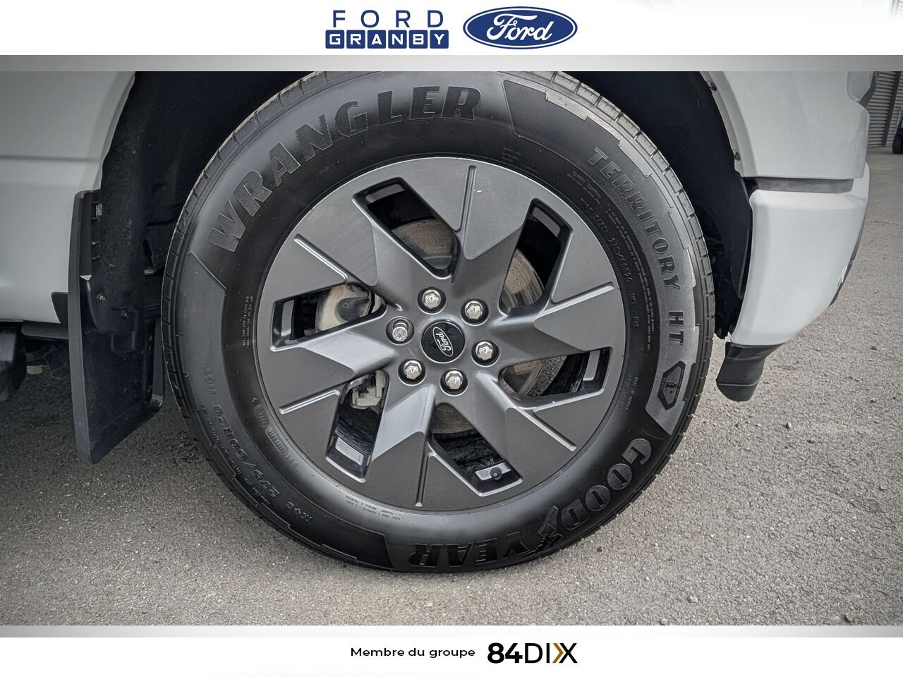 2024 Ford F-150 Lightning White Granby - photo #9