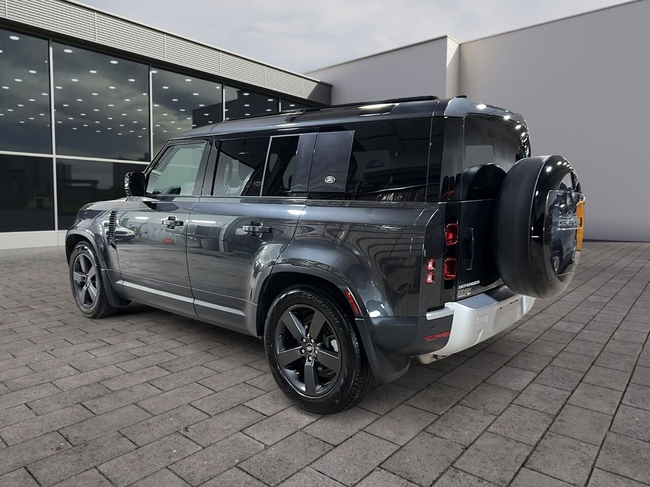 2024 Land Rover Defender Grey Québec - photo #22