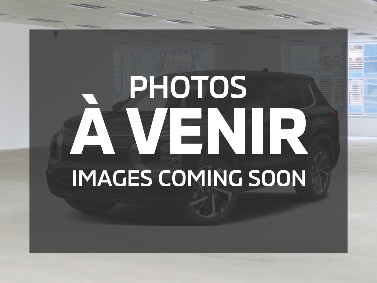 2024 Mitsubishi RVR White Rouyn-Noranda - photo #0