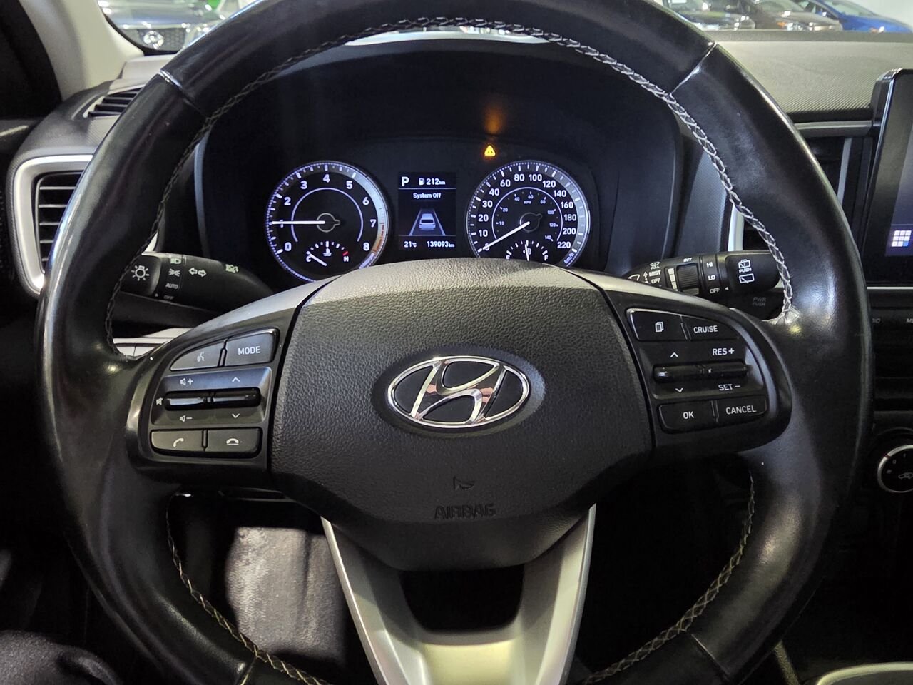 2022 Hyundai Venue Black  - photo #15