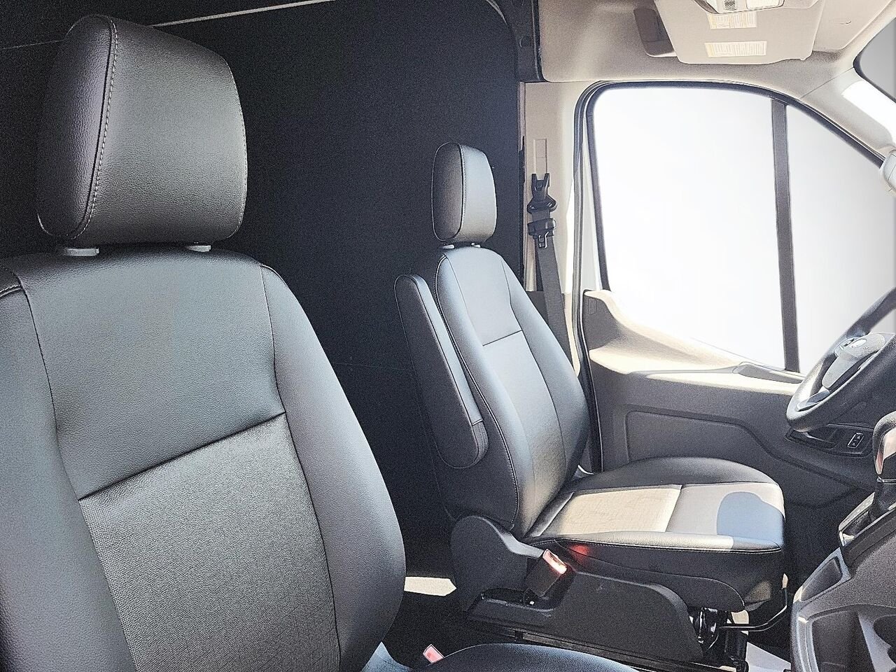 Ford Transit fourgon utilitaire 2026 Blanc Oxford Saint-Jérôme - photo #6