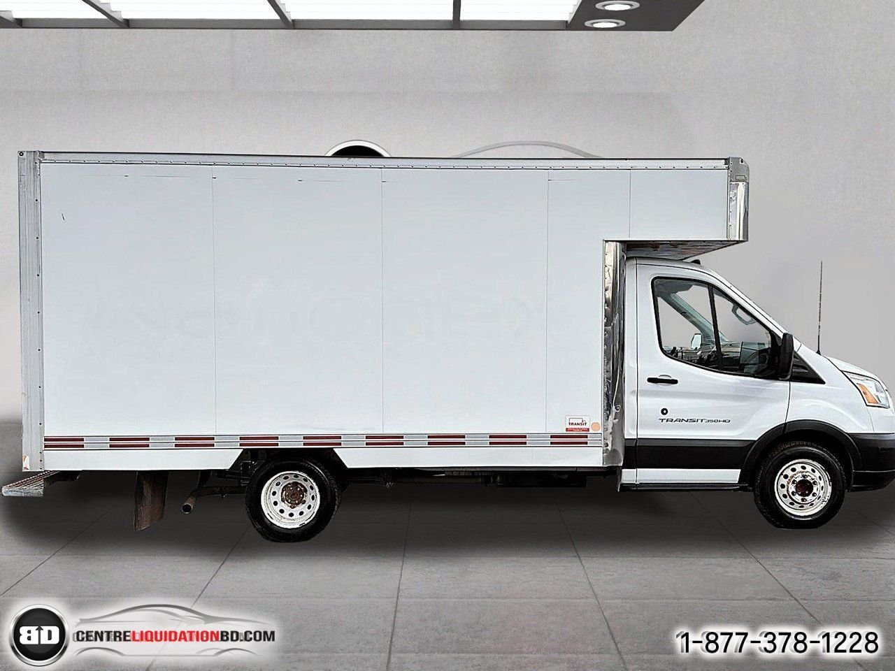 Ford TRANSIT CUTAWAY BOITE 14 PIEDS | A8010 2018 Blanc Granby - photo #2