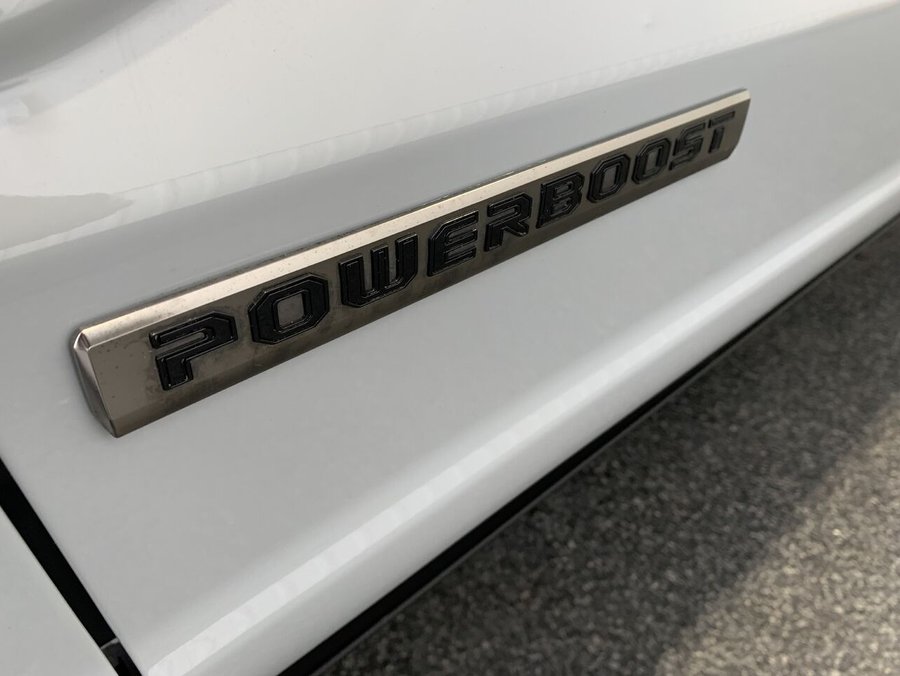 Ford F-150 PLATINUM Platinum SuperCrew 4RM caisse de 5,5 pi 2024 Gris