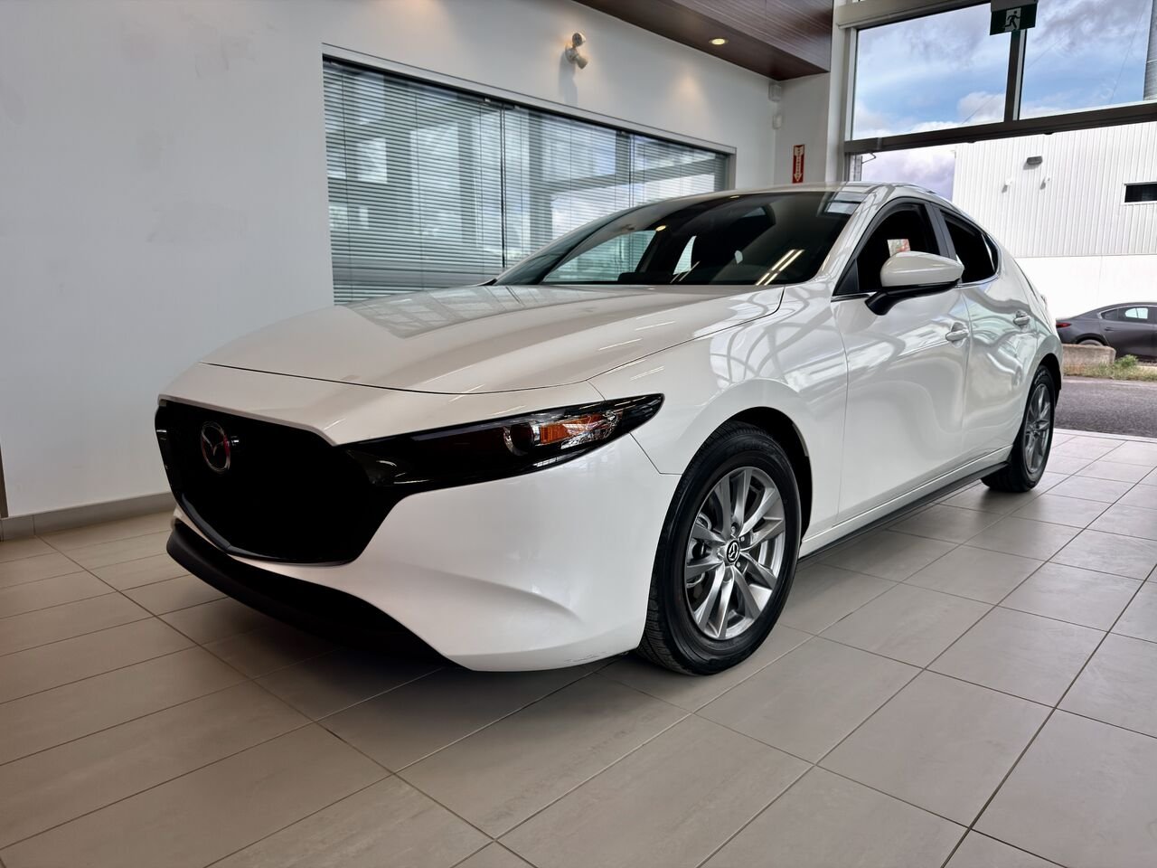 Mazda Mazda3 Sport 2024 Blanc Notre-Dame-des-Prairies - photo #1