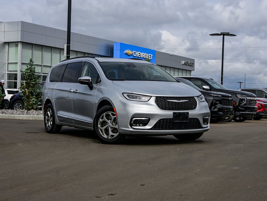 2023 Chrysler Pacifica Limited AWD 3.6L 7 Passenger | Panoramic Sunroof Grey