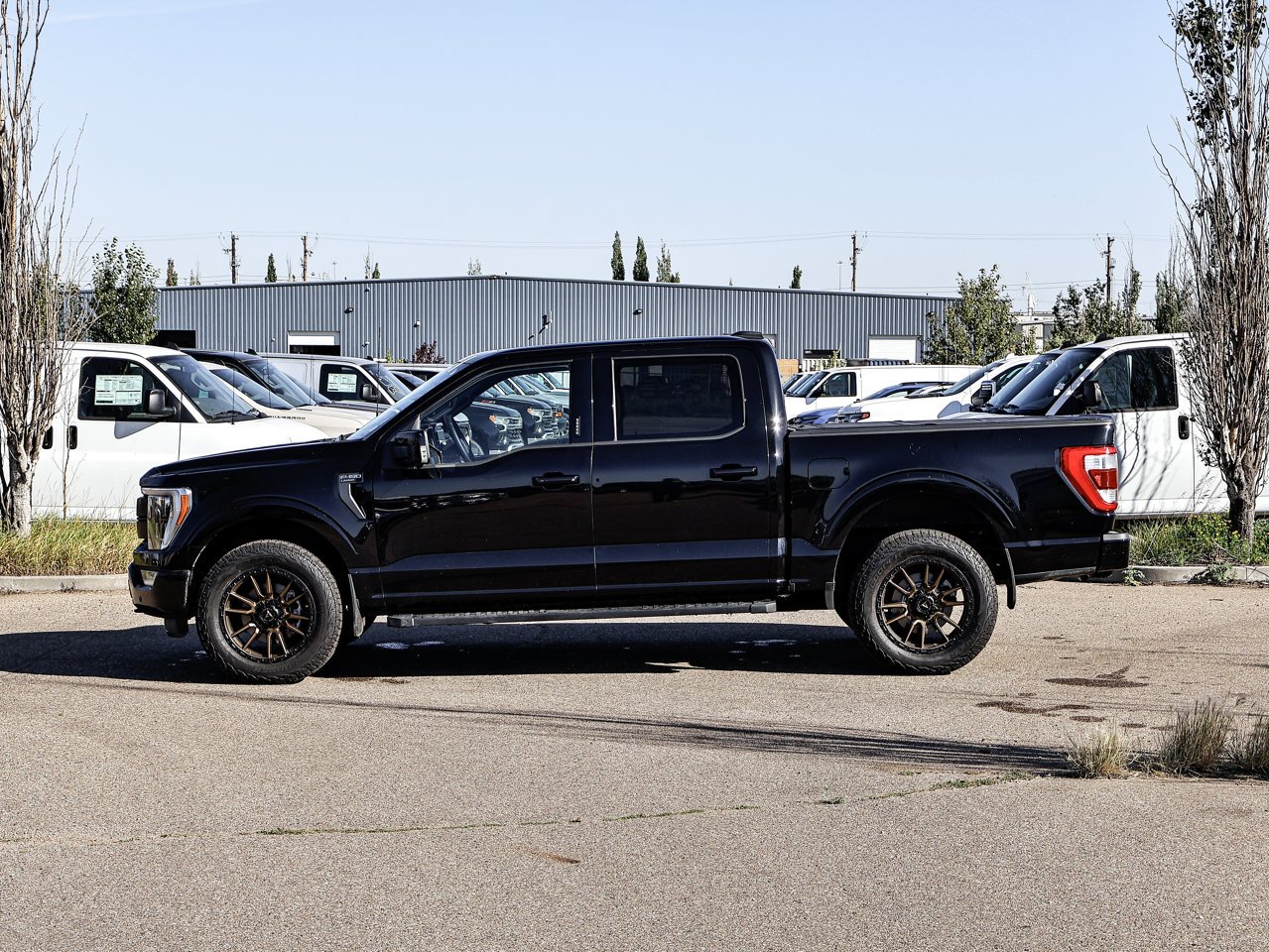 2023 Ford F-150 LARIAT 4WD SuperCrew 5.5' Box Black Sherwood Park - photo #9