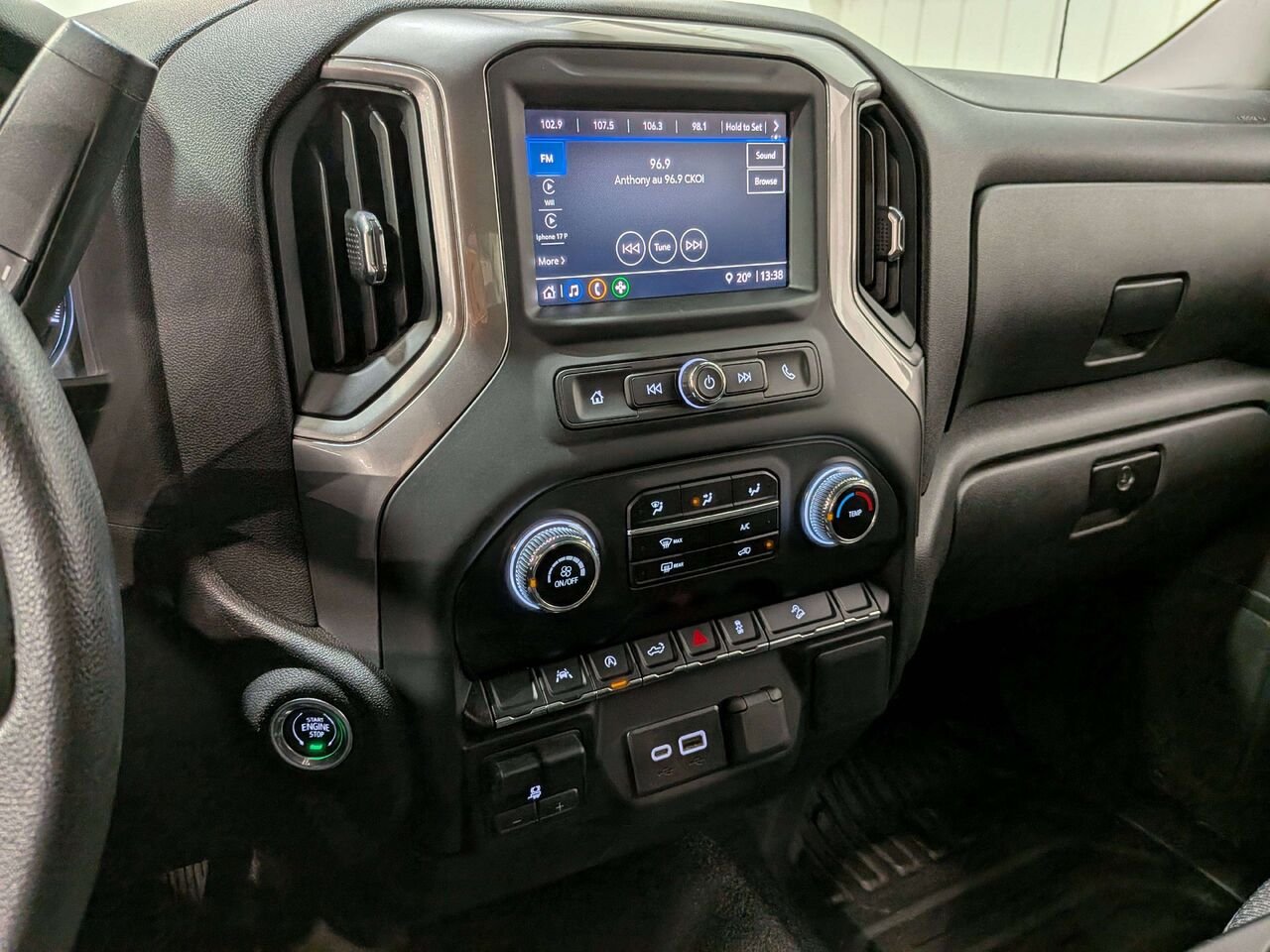 2024 GMC Sierra 1500 4WD Crew Cab 157" Pro Black Val-David - photo #24