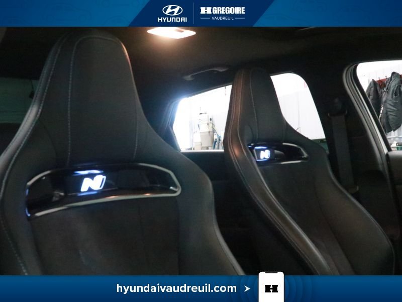 Hyundai Elantra YP225 | Manual 2023 Gris Laval - photo #28