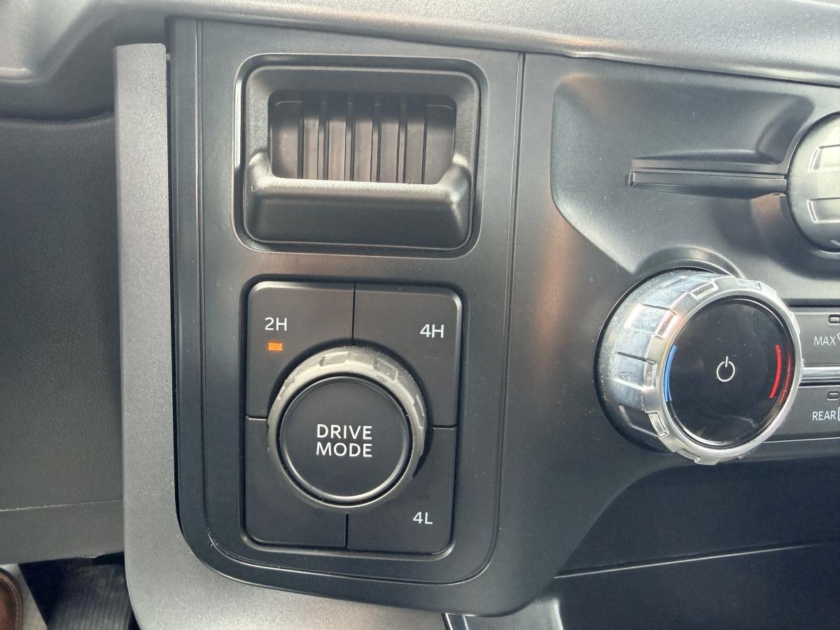 2025 Ford F-150 Black  - photo #14
